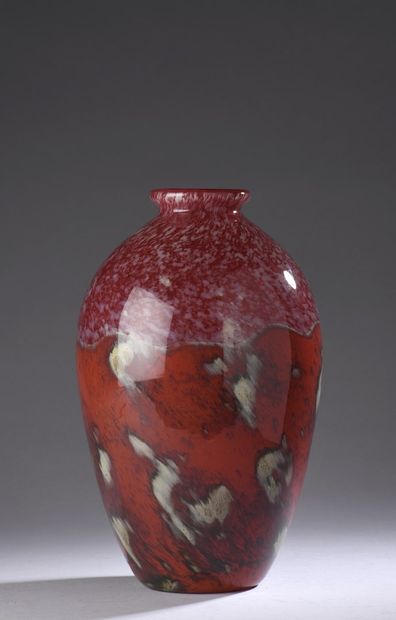 SCHNEIDER

Ovoid vase with shoulder and conical...