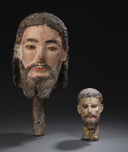 null Deux têtes de sculptures de procession, saints personnages barbus, en bois sculpté...
