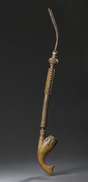 Long pipe, called ulmerkloben, made of carved...