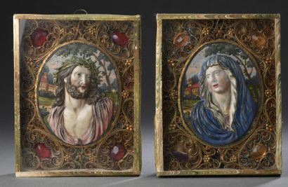 Nice pair of reliquaries with paperolles...