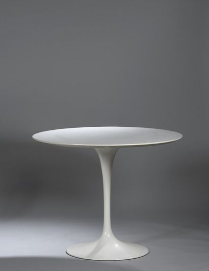 null Eero SAARINEN (1910 - 1961) & KNOLL (publisher)

Dining table "Tulip" (model...