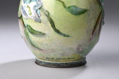 null Camille FAURE (1874 - 1956)

Vase sphérique à petit col ourlé sur talon annulaire...