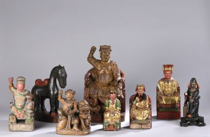 CHINA - About 1900

Set of eight statuettes...