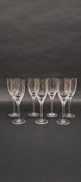 null LALIQUE FRANCE
7 flutes model "Ange au sourire" in pressed and engraved molded...