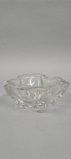 null DAUM
Ashtray in crystal, signed at the point Daum France.

Diameter : 18.20...
