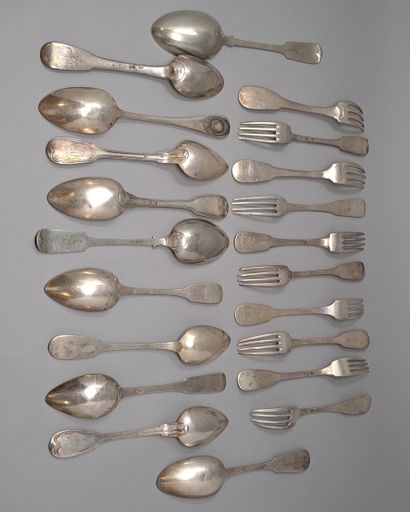 null Set of mismatched cutlery, some of them engraved on the spatula, including eleven...