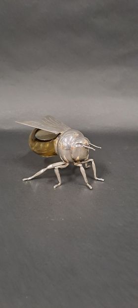 null Pot à miel en verre teinté jaune et métal argenté en forme d'abeille.
L. 16...