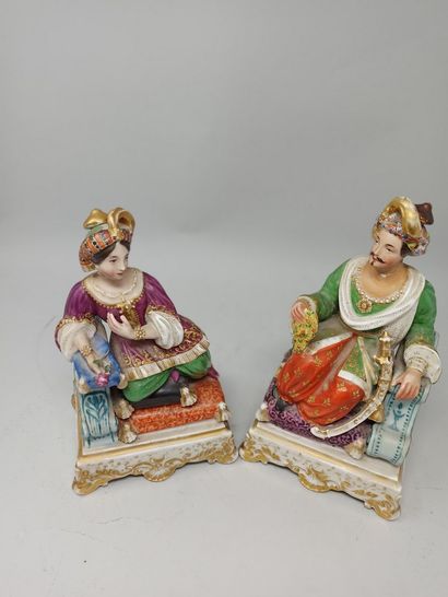 null Paris, second half of the 19th century, Pair of polychrome porcelain bottles...