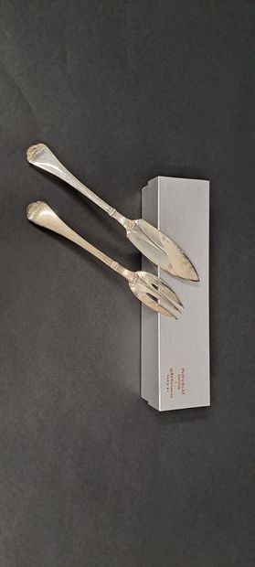 null PUIFORCAT 
Fish cutlery in silver (925). Original case and packaging.
Weight...