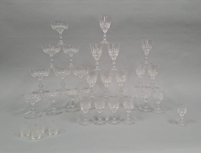 null Part of service of glasses in cut crystal of thirty-nine parts including:
-...