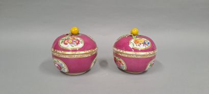 null Two Meissen Marcolini porcelain covered bowls for the Turkish market, decorated...