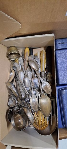 null SILVER HANDLE - SILVER METAL & VARIOUS CUTLERY

In filled silver (gross weight...