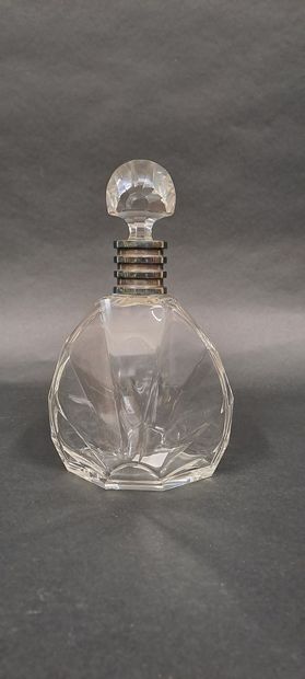 null Beautiful carafe Art Deco style out of cut glass with cut sides, the neck assembled...