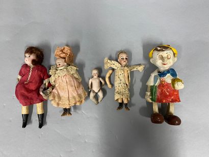 null 4 poupées biscuit et mignonettes Fabrication allemande et SFBJ.
H. 8 à 20 cm...