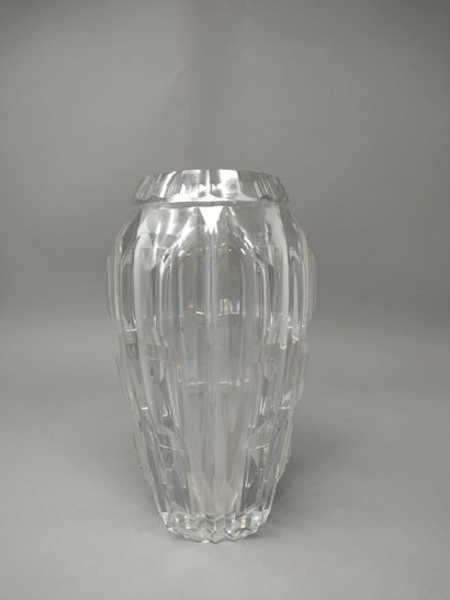 null HOUILLON Auguste (1885-1954)
Vase en cristal à col resseré, signé à la pointe...