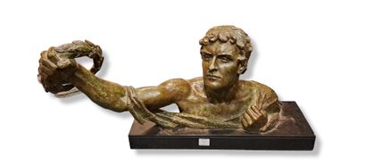 null WEBER
"The victory"
Bronze patina on black marble base (accident)
Signed on...