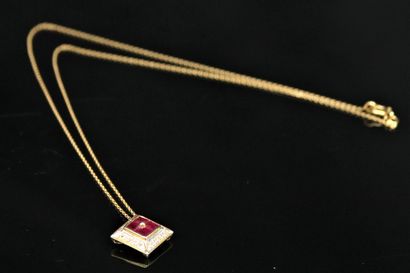 Chain in yellow gold 18k (750) and its square...