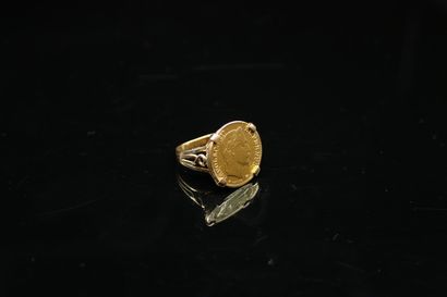 Yellow gold ring 18k (750) decorated with...