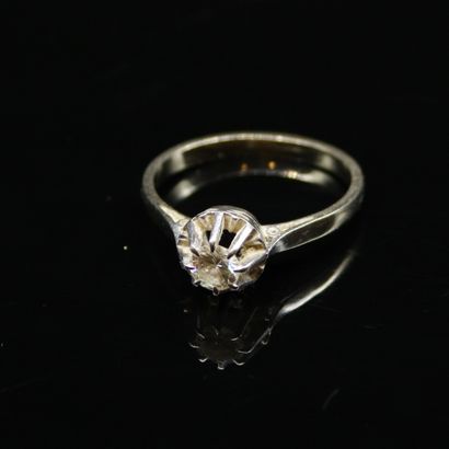 Solitaire in 18k (750) white gold and platinum...