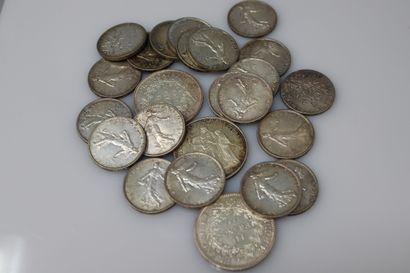 null Lot of silver coins including:
- 10 Francs Hercules 1967, 1968x2.
- 5 Francs...