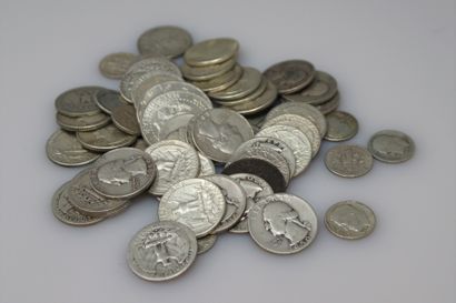 null Lot of American silver coins including: *
- 2 x ½ dollar "Kennedy Half Dollar"...