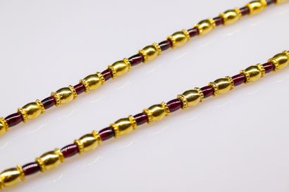Necklace alternated with golden metal and...