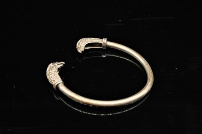 null Silver bracelet (925) with eagle head
Weight : 22.89g : 22.89g