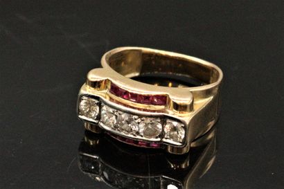 18k (750) yellow gold tank ring set with...