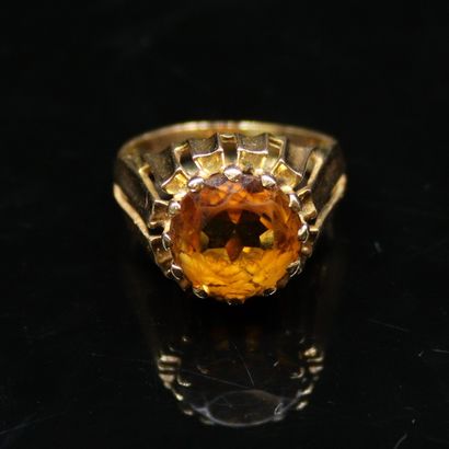 null Ring in 18k (750) yellow gold with a citrine.
Finger size : 45.5 - Gross weight...