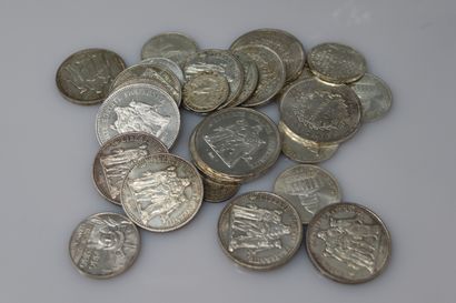 null Lot of silver coins including:
- 10 Francs Hercules 1967x5, 1965x4.
- 50 Francs...