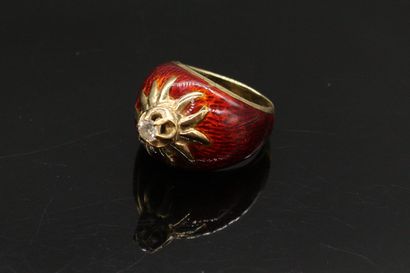 18k (750) yellow gold and enamel ring featuring...
