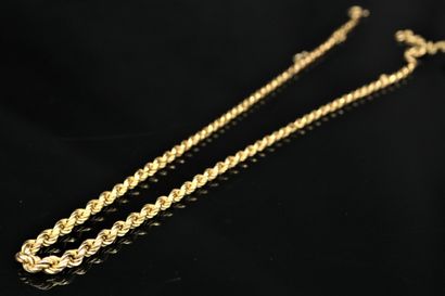 Necklace in 18k (750) yellow gold with twisted...