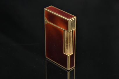 Dupont S.T. 
Lighter in lacquer with box