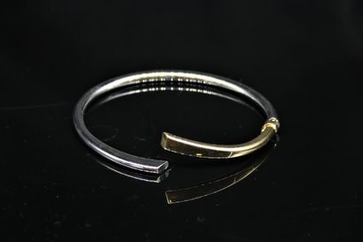 UNOAERRE
Rigid bracelet in 18k (750) yellow...