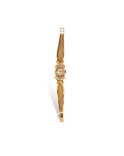 null OMEGA About 1950

N° 10876970

Ladies' wristwatch in 18k (750) yellow gold,...
