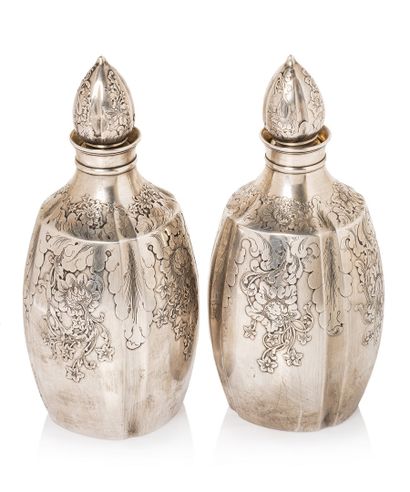 null Two silver bottles 

By TIFFANY&Co

With sides and channels, decorated with...