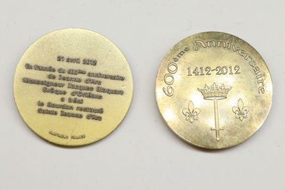 null 600ème ANNIVERSAIRE DE JEANNE D'ARC - Deux médailles de table en bronze. 

-...