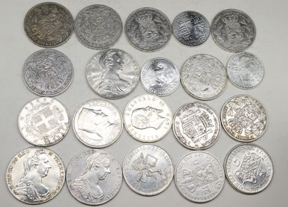 null Lot de 88 pièces en argent comprenant : 

26x 5 Francs en argent Semeuse (1960-1969)...