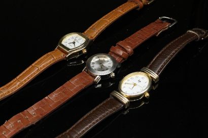 null Lot de trois montres bracelet de dame en métal dont une LIP. 

On y joint une...
