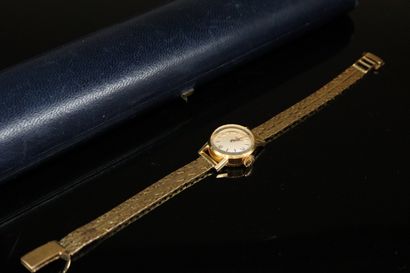 null LONGINES

Montre bracelet de dame en or jaune 18k (750), cadran rond à fond...