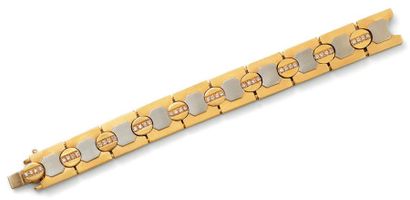 null Large bracelet articulé à motifs géométriques en or de deux tons, orné de lignes...