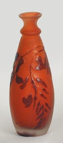 GALLÉ Émile (1846 -1904) Vase ovoïde allongé à col étranglé. Épreuve de tirage industriel...