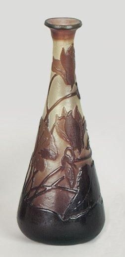 GALLÉ Émile (1846 -1904) Vase piriforme à col étranglé. Épreuve de tirage industriel...
