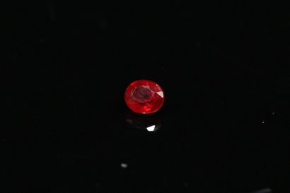 null Oval ruby on paper. 

Weight : 1.25 ct. 



Dimensions : 6.4mm x 5.5mm