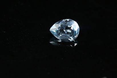 null Pear topaz on paper. 

Weight : 3.15 cts.