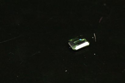 null Rectangular tourmaline on paper. 

Weight : 1.13 ct. 



Dimensions : 7.5mm...