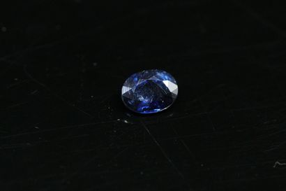 null Oval blue sapphire on paper. 

Weight : 0.89 ct. 



Dimensions : 6.7mm x 5...