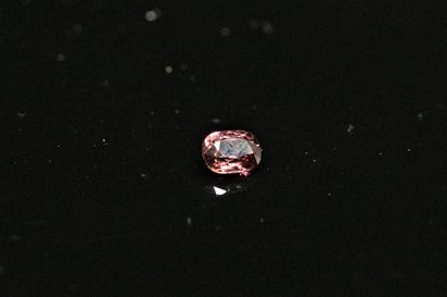 null Pink-violet cushion sapphire on paper. 

Weight : 0.34 ct.