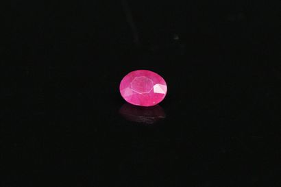 null Oval ruby on paper. 

Weight : 2.68 cts.