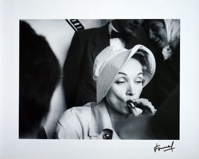 null Marlene Dietrich 

 tirage sur papier Baryta , signé a l'encre noir sous l'image...